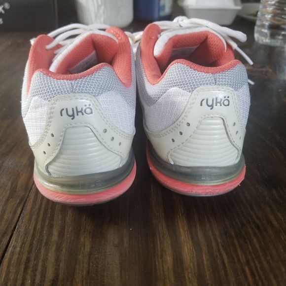 Ryka running shoes peach and creme - Picture 4 of 5
